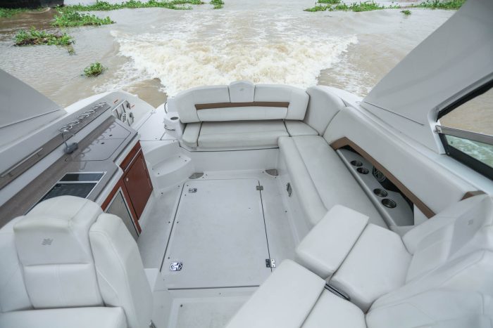 2016 Fourwinns 350 Horizon - Image 3