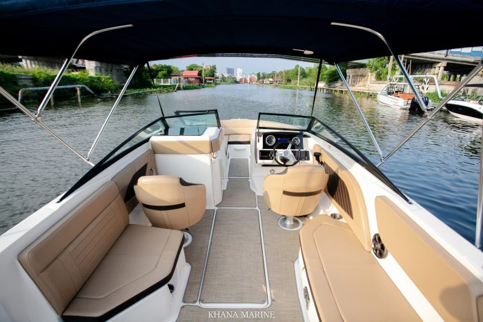 2019 Sea Ray SPX 230 Outboard | Mercury 200HP Fourstroke - Image 5