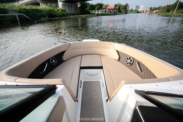 2019 Sea Ray SPX 230 Outboard | Mercury 200HP Fourstroke - Image 4