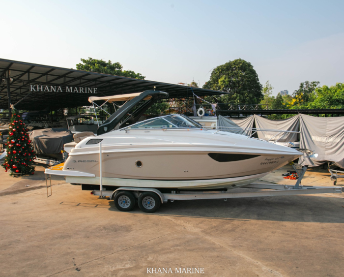 2014 Regal 28 Express | MerCruiser 350 MAG
