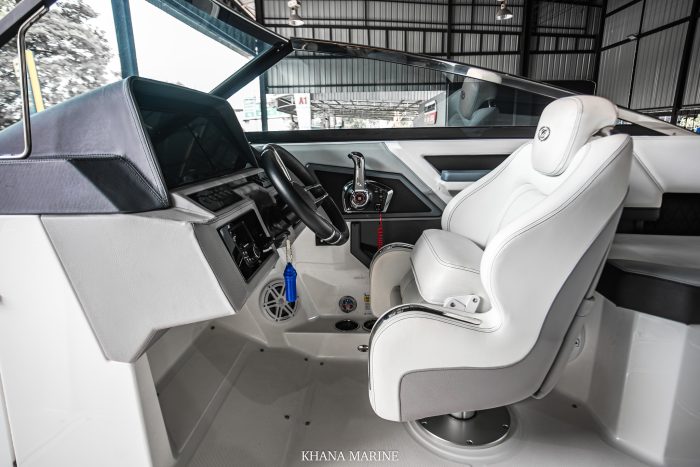 2021 Cobalt R6 Outboard | Mercury 300HP - Image 5